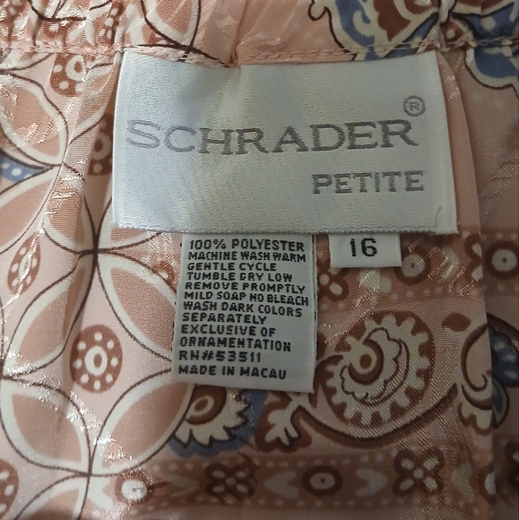 Schrader petite A- line beautiful printed skirt. Pink/peach and blue Size 16 - Picture 3 of 3
